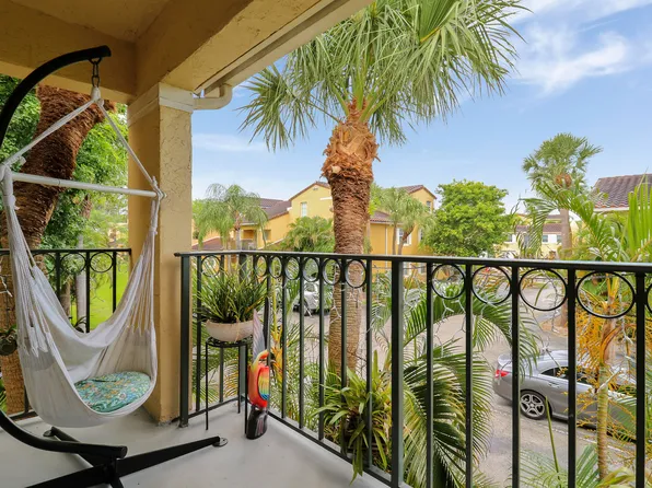 1035 Lake Shore Drive #204, Lake Park, FL 33403