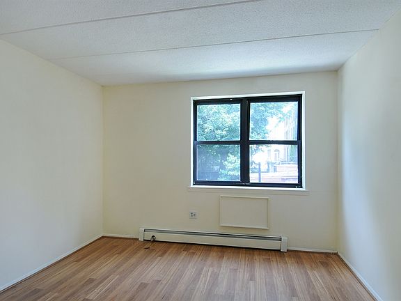 4th image of 11 Gates Ave APT 11C
