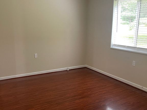 2nd image of 1426 Northgate Sq Unit 2
