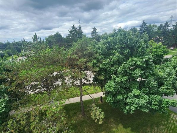 65 Silvercreek Pkwy N #307, Guelph, ON N1H 7R9