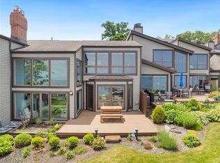 360 Darbys Run #6, Bay Village, OH 44140