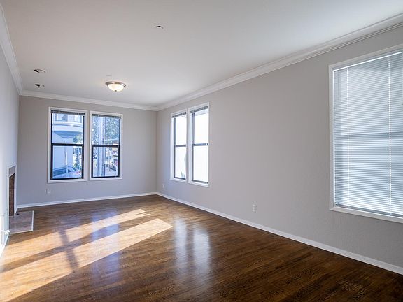 3rd image of 2200 Hyde St