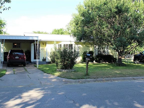 3rd image of 1216 N Douglas Ave