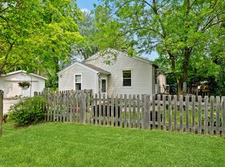 26110 N Maple Ave, Mundelein, IL 60060