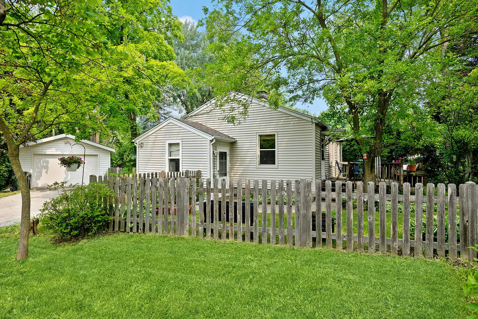 26110 N Maple Ave photo 1
