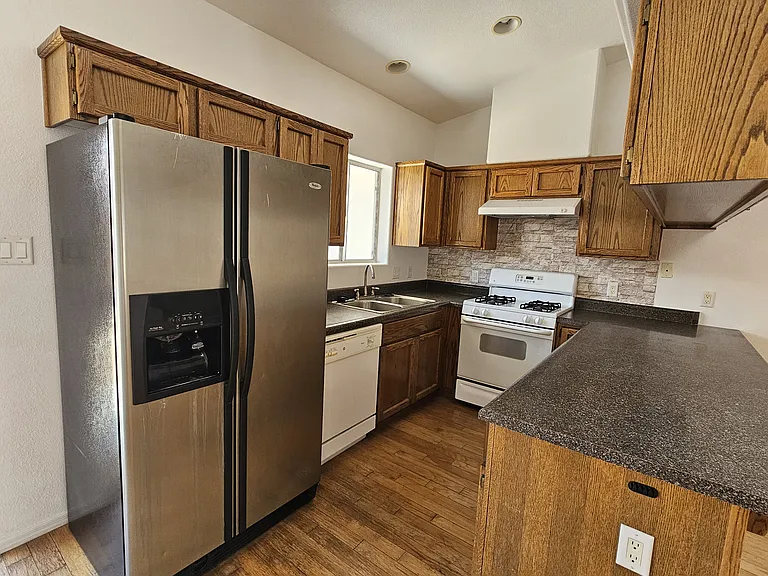 10735 E 34th Pl — Photo 5