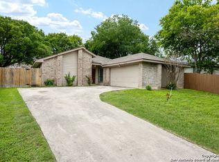 6335 Village Park, San Antonio, TX 78250