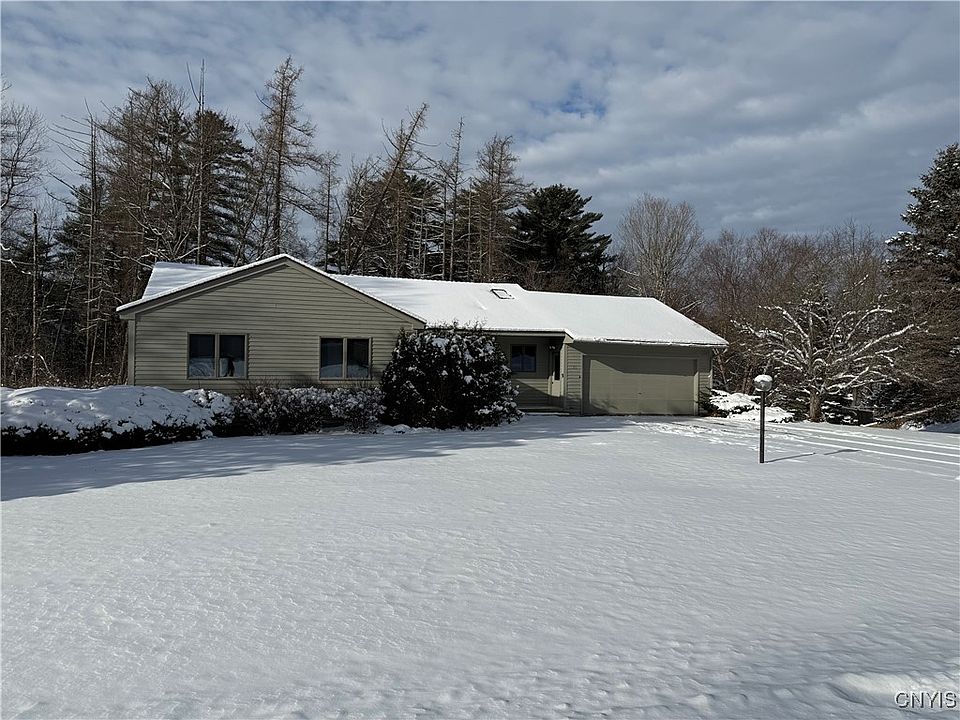 1st image of 14 Gillette Ln