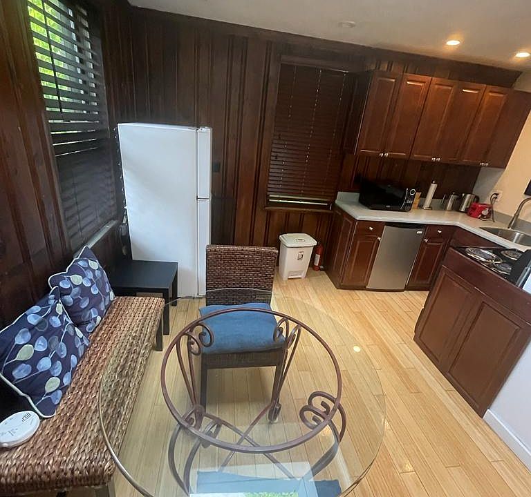 1st image of 49 Charles St Ste 1