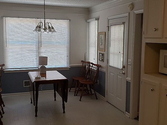 Dining area / Kitchen