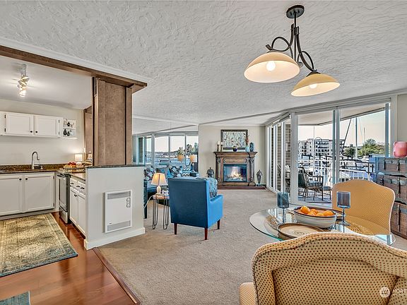5th image of 9500 Rainier Avenue S #207