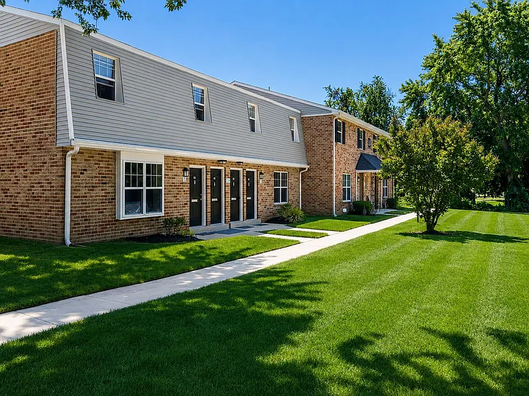 Fairways Apartment Homes — Photo 28