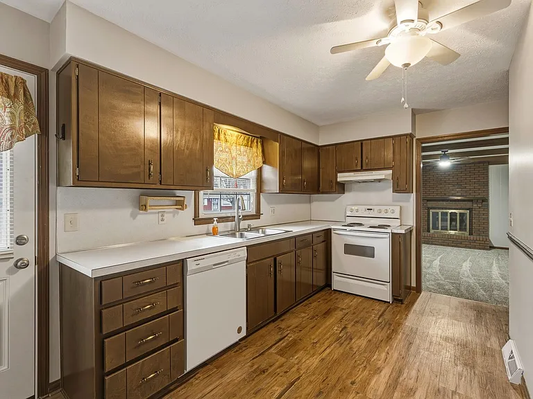 3133 Murr Ln — Photo 2