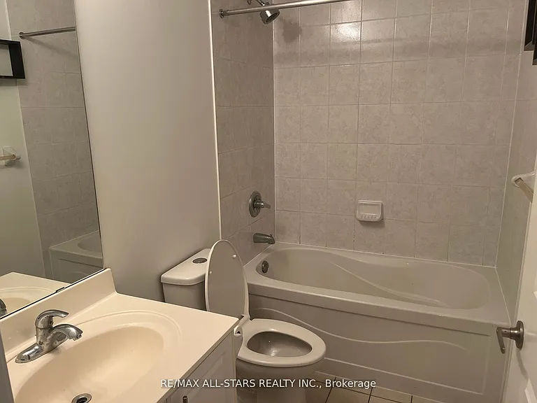 133 Wynford Dr #305 — Photo 3
