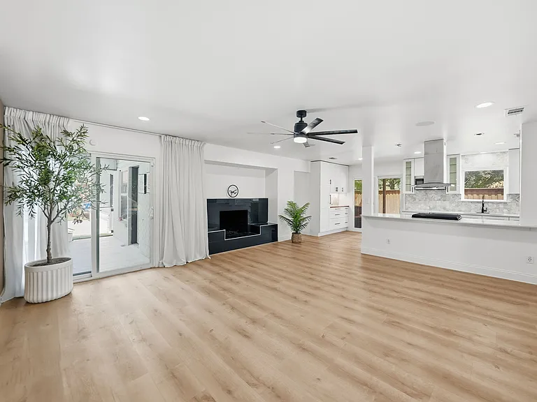 7765 El Pensador Dr — Photo 9