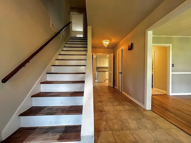 1436 Drayton Woods Dr — Photo 2