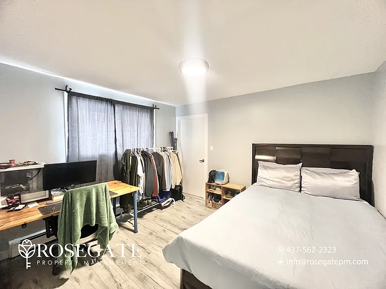 318 Erb St W #3 — Photo 9