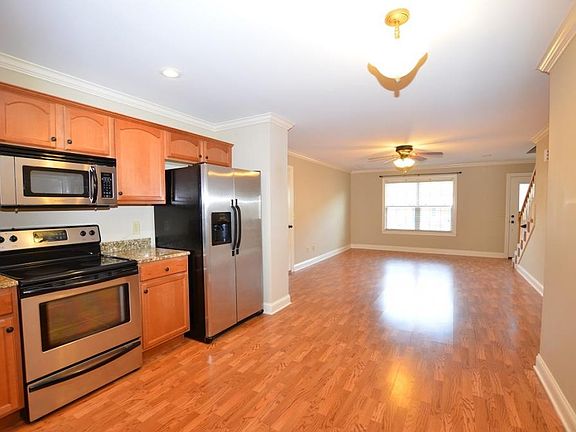 3rd image of 54 Stonebriar Ct #13
