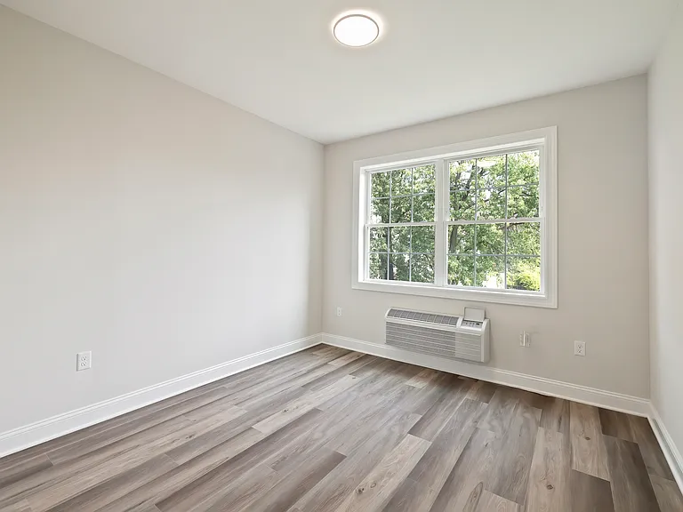 60 Woodside Pl — Photo 10