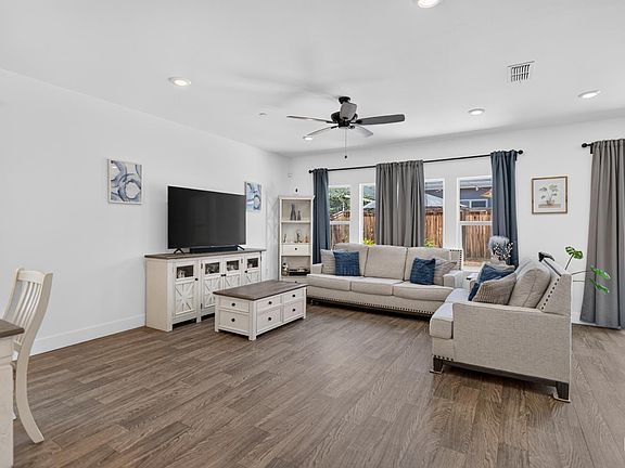 5th image of 9808 Greenway Ranch Ln