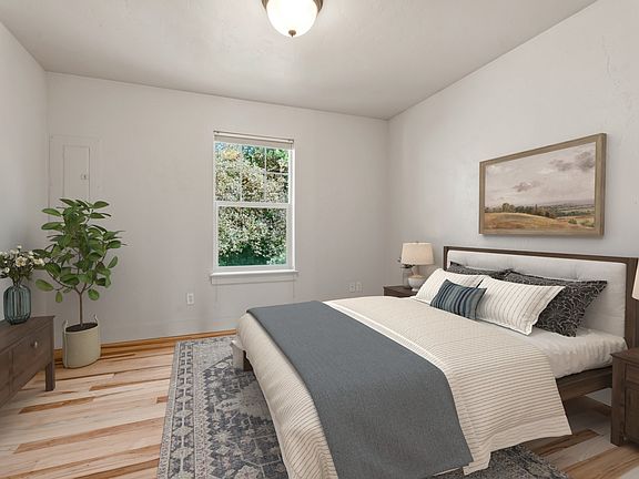 5th image of 124 Snowberry St