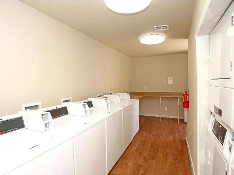 Preston Square Apartments - Now Offering $200 Off Move-In Costs! — Photo 5