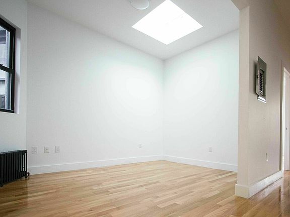 4th image of 1063 Bedford Ave APT 4B