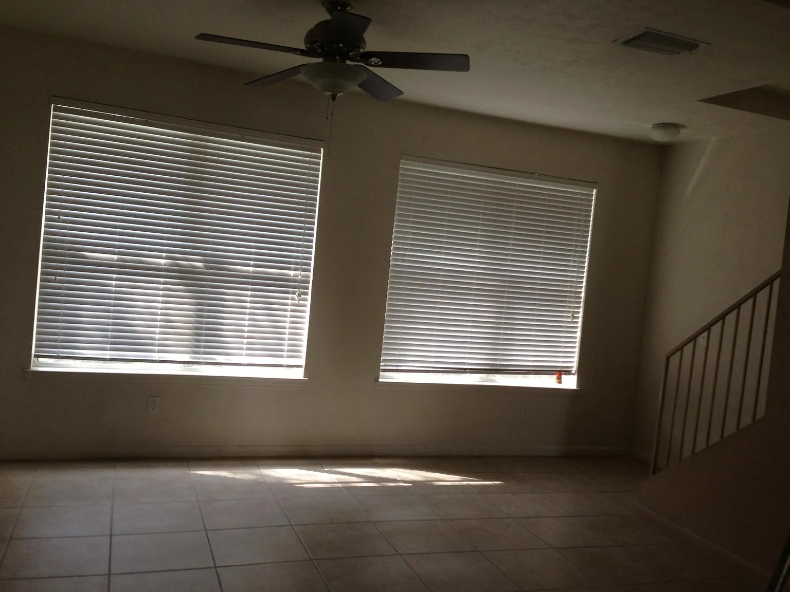 2 bed, 2.5 bath, 990 sqft, $1,425 — Photo 3