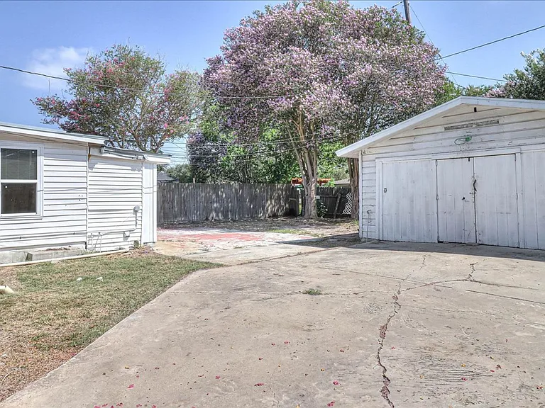 6046 Hugo Dr — Photo 42