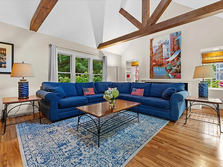 44 Stetson Pl — Photo 7