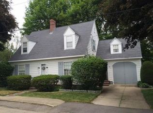 30 Whittier St, Amesbury, MA 01913