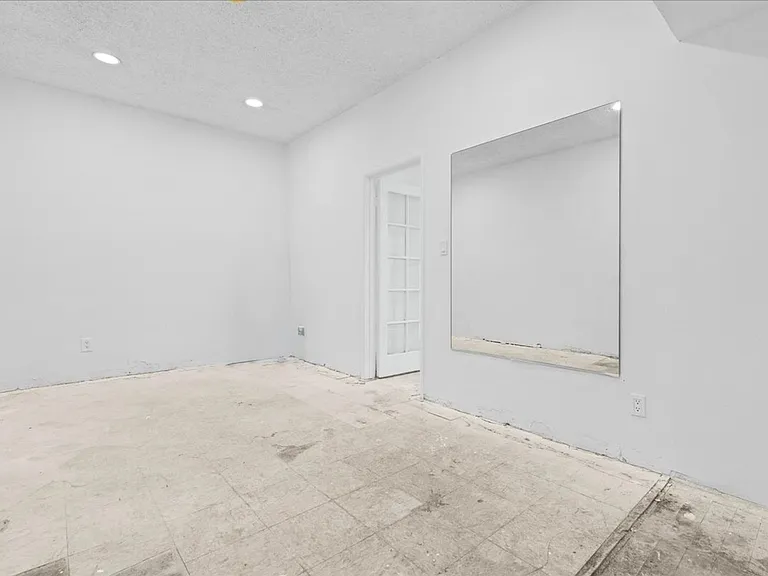 7969 Foothill Blvd — Photo 11
