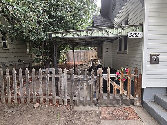 3885 1/2 S Acoma Garden Level Entry