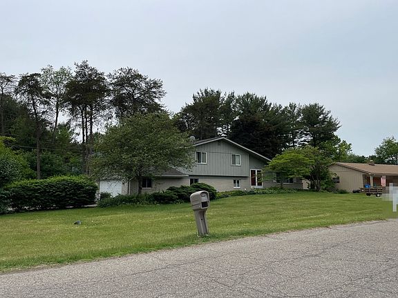 3rd image of 2049 Glen Iris Dr