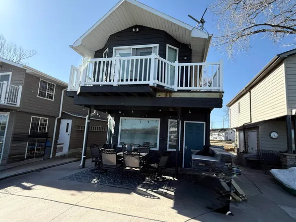 503 PRAIRIE LAKE RD #3, North Platte, NE 69101