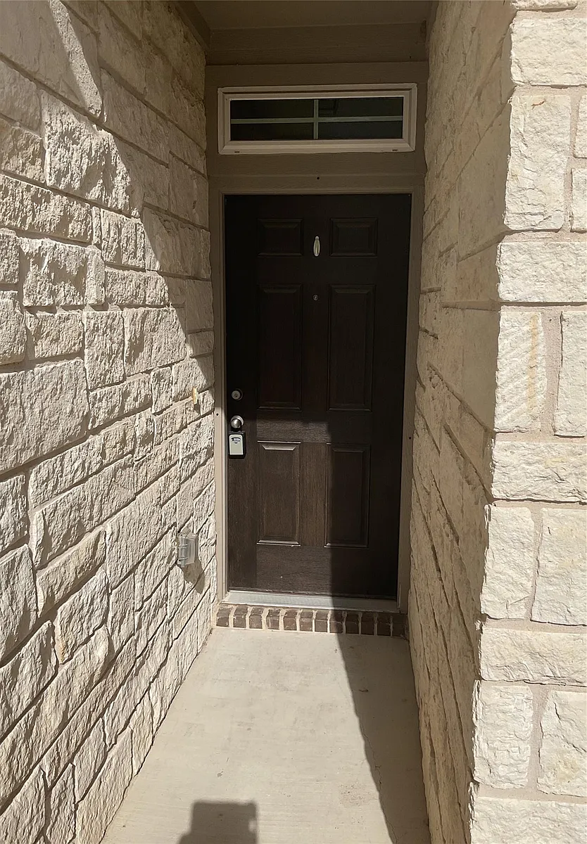 Building Photo - 602 Pearly Eye Dr #B