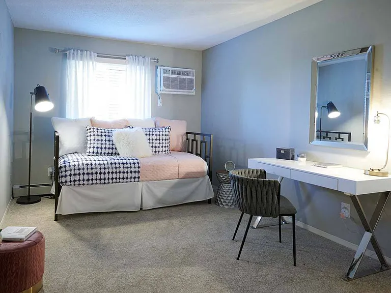 Valley Creek Apartments — Photo 18