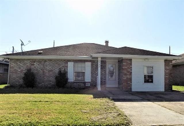 1st image of 2732 Williamsburg Dr