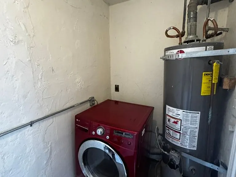 1088 Bangor Ln — Photo 23