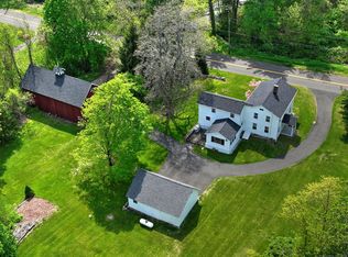 27 Beecher Rd, Woodbridge, CT 06525