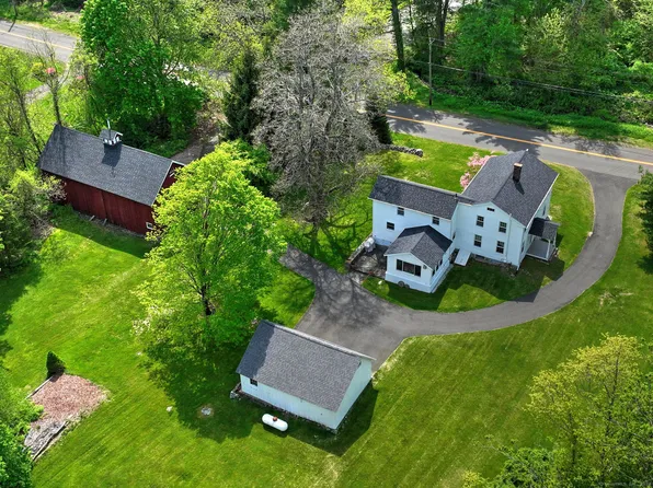 27 Beecher Road, Woodbridge, CT 06525