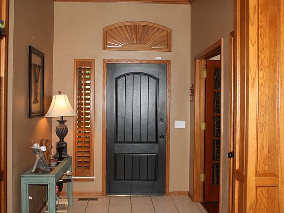 3rd image of 720 Villa Ave