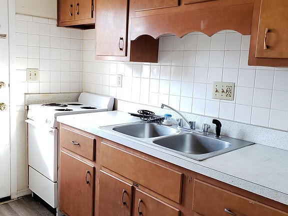 3rd image of 1556 S Kentucky Ave APT D