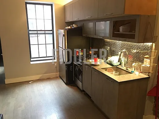 Rented by Fiddler Realty | media 27