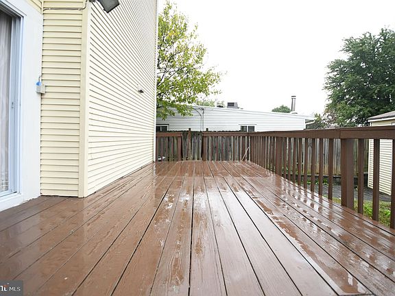 3rd image of 4209 Elizabeth St