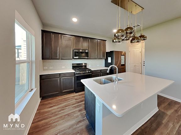 4th image of 906 Limestone Shoals Rd