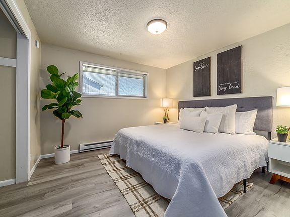 2nd image of 2081 L St