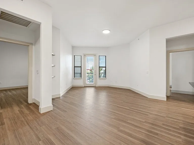 Maple District Lofts — Photo 14