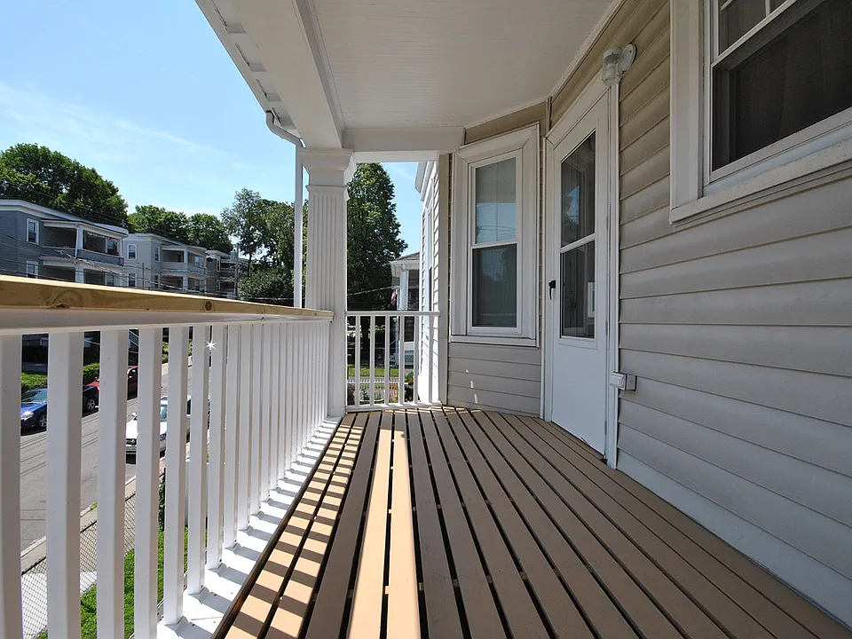 38 Turner St #1B