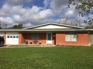 2011 Jackson St, Port Lavaca, TX 77979